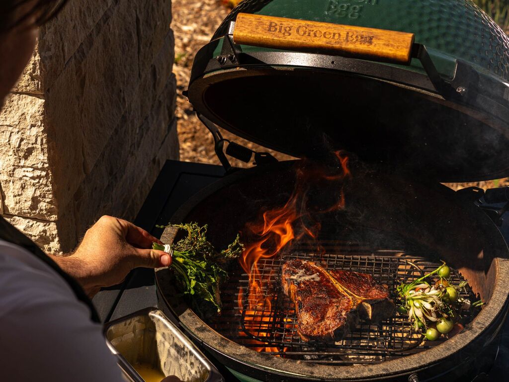 Big Green Egg in Healdsburg 