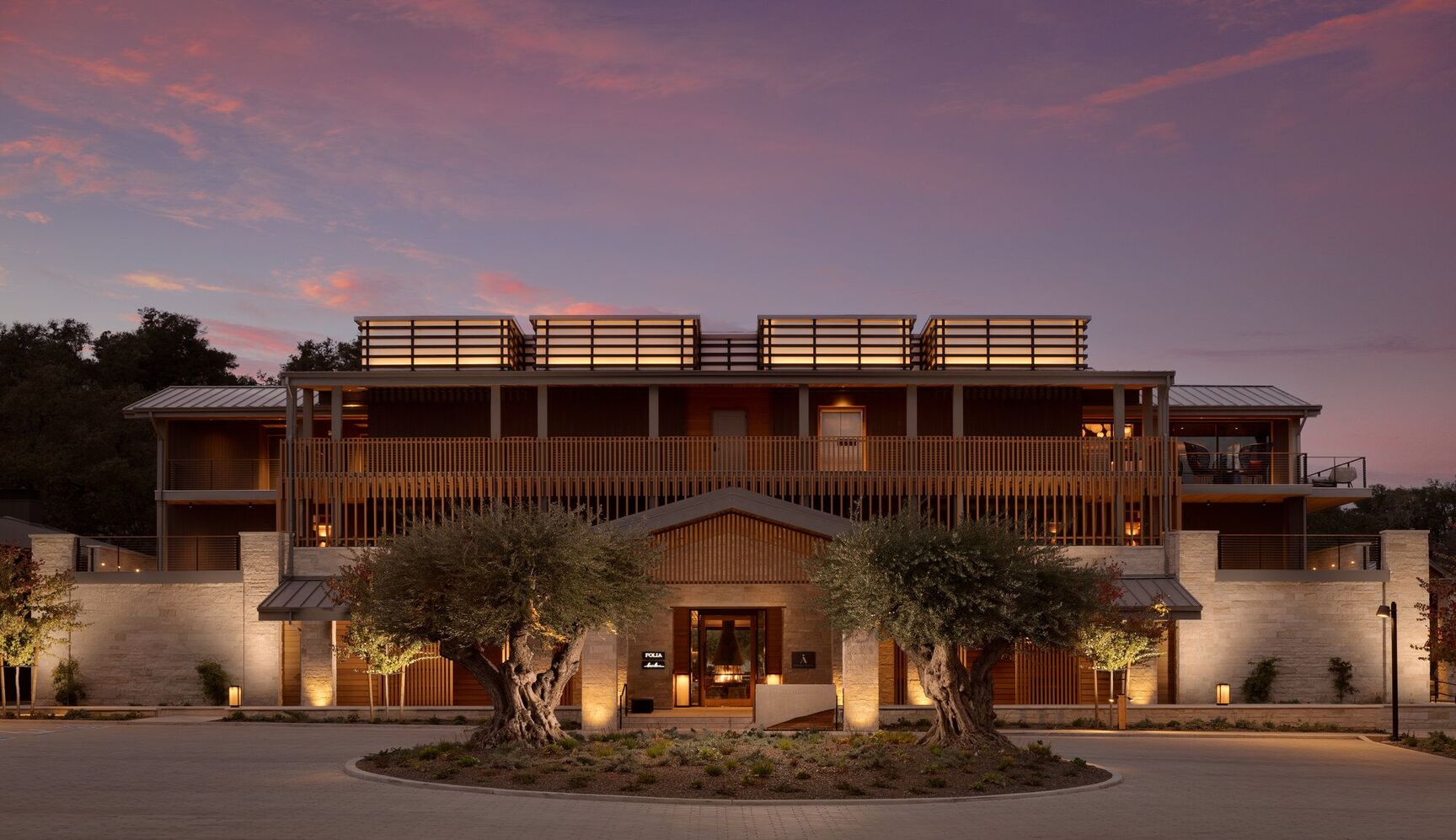 appellation healdsburg main building at dusk